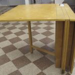 560 2256 GATE-LEG TABLE